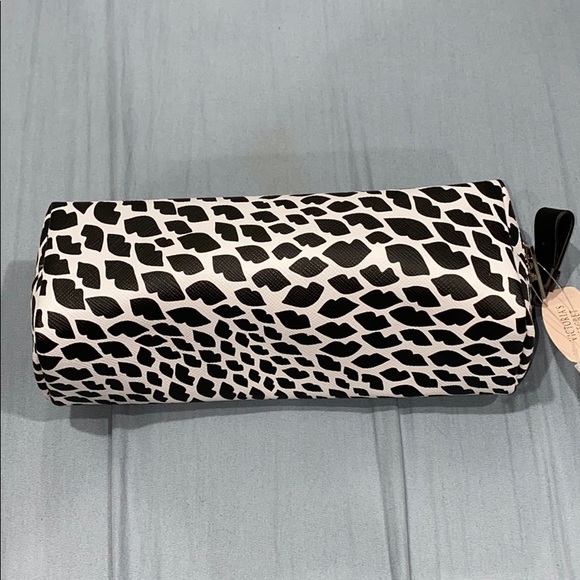 Victoria’s Secret Love VS Leopard Print Pouch 💎 - Picture 3 of 8